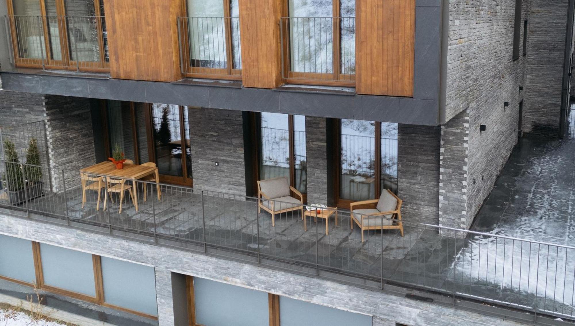 Isard Residences By Leo التارتر المظهر الخارجي الصورة