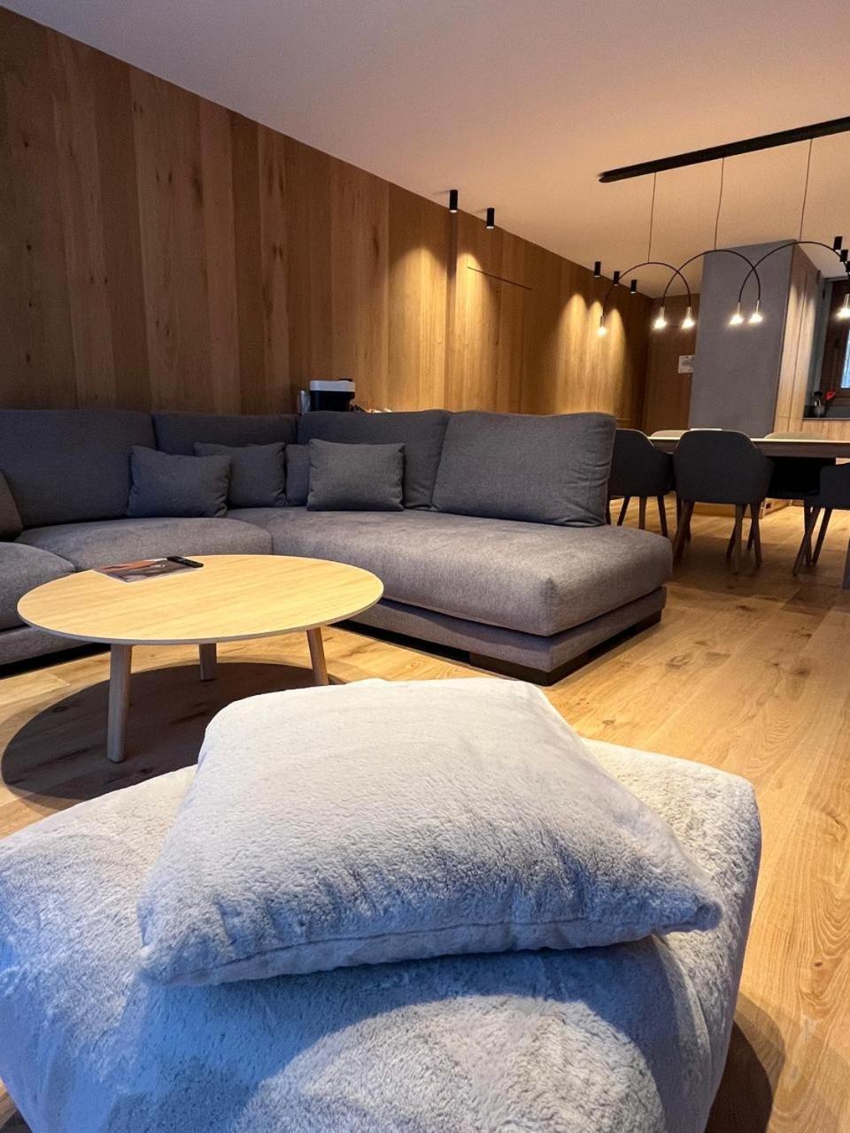 Isard Residences By Leo التارتر المظهر الخارجي الصورة